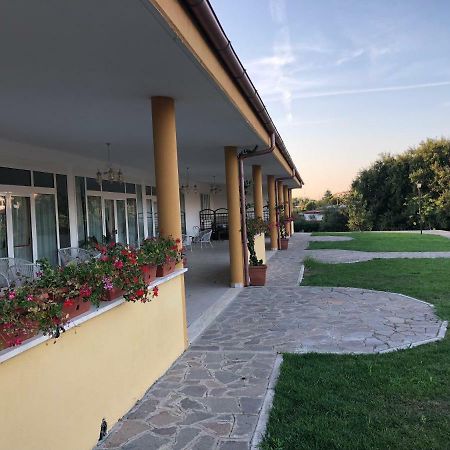 Agriturismo "Lo Zafferano" Aprilia Eksteriør billede